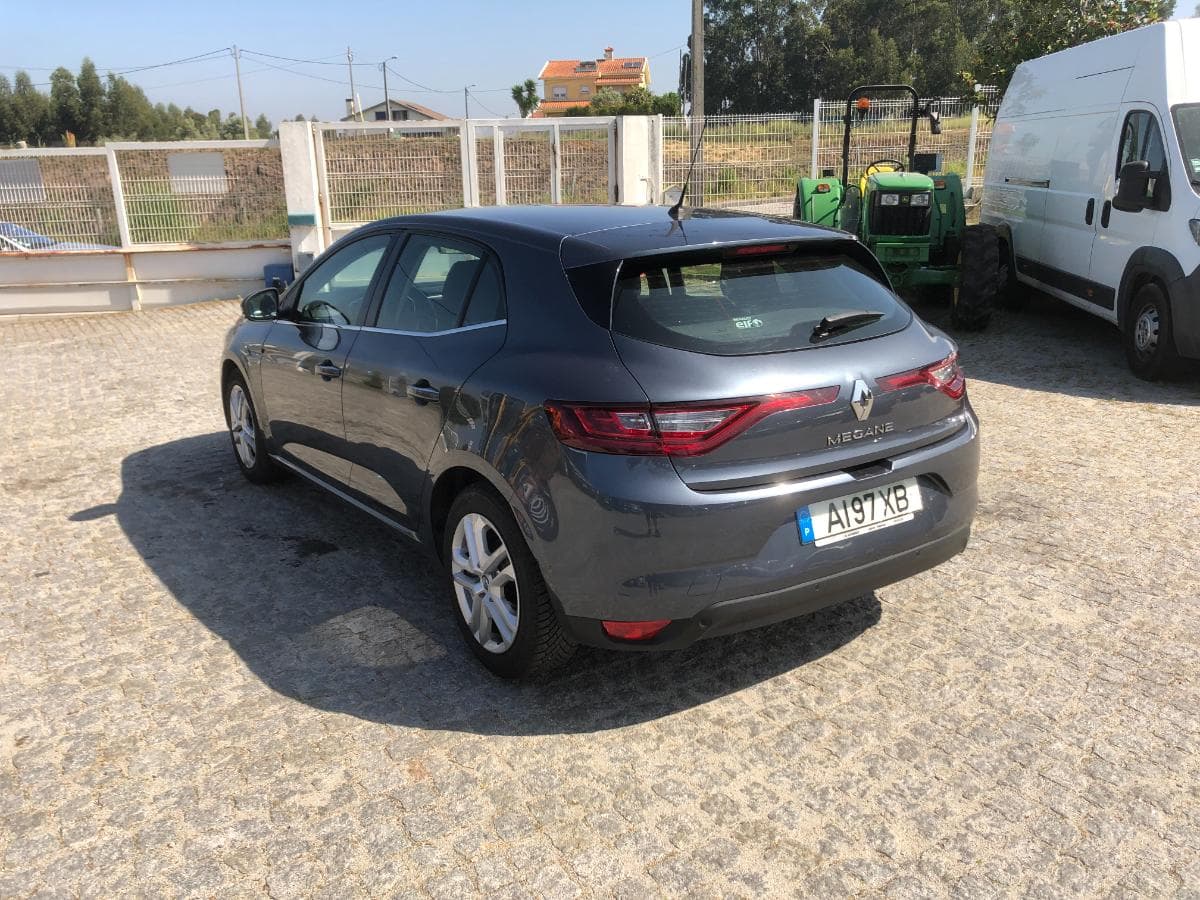 Renault Mégane 1.5DCI · Ano 2017 — imagem 6