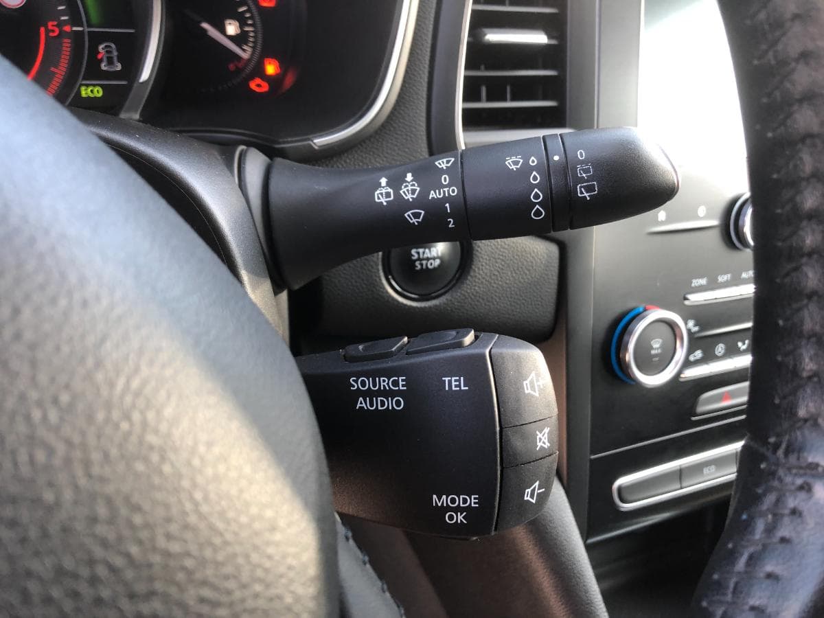 Renault Mégane 1.5DCI · Ano 2017 — imagem 30