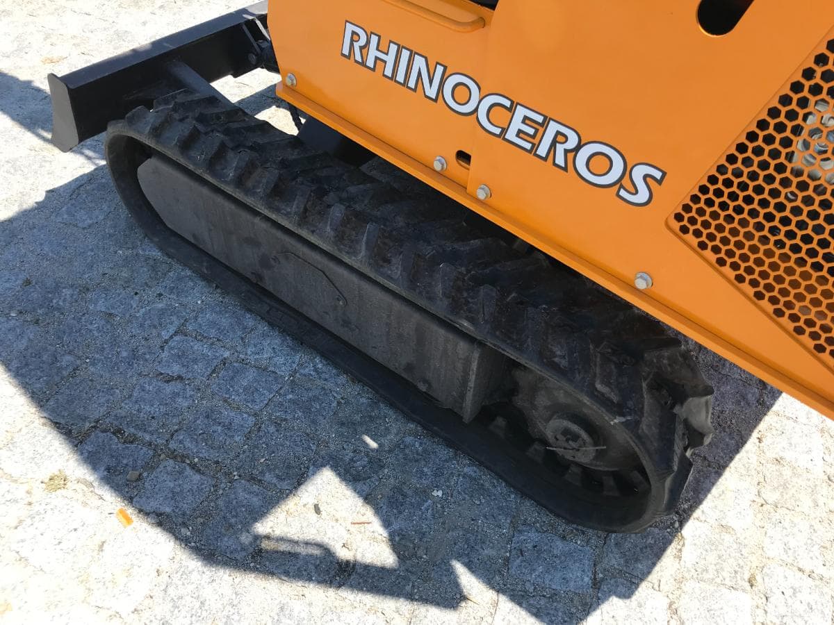 Mini Giratória Rhinoceros · Ano 2022 — imagen 6