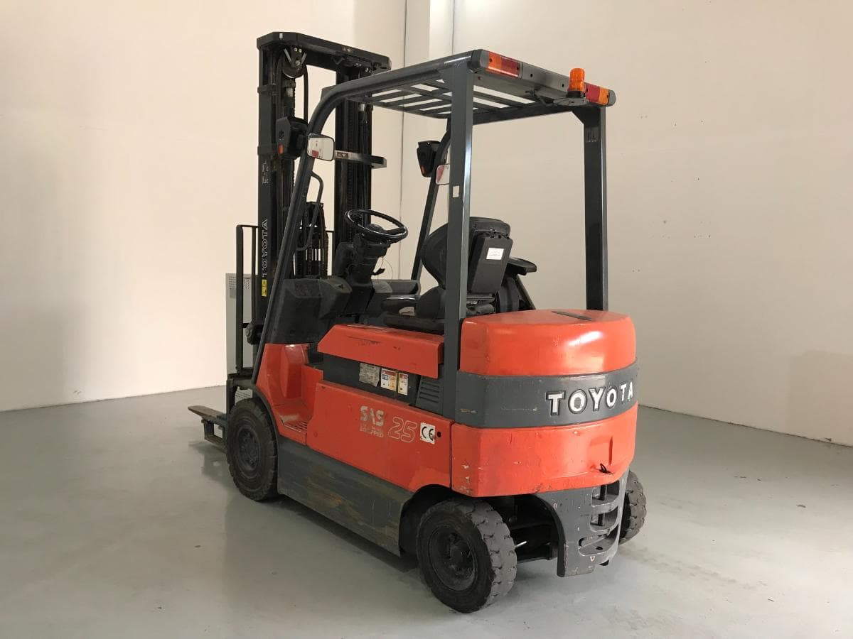 Empilhador Toyota 25 · Elétrico — imagem 4