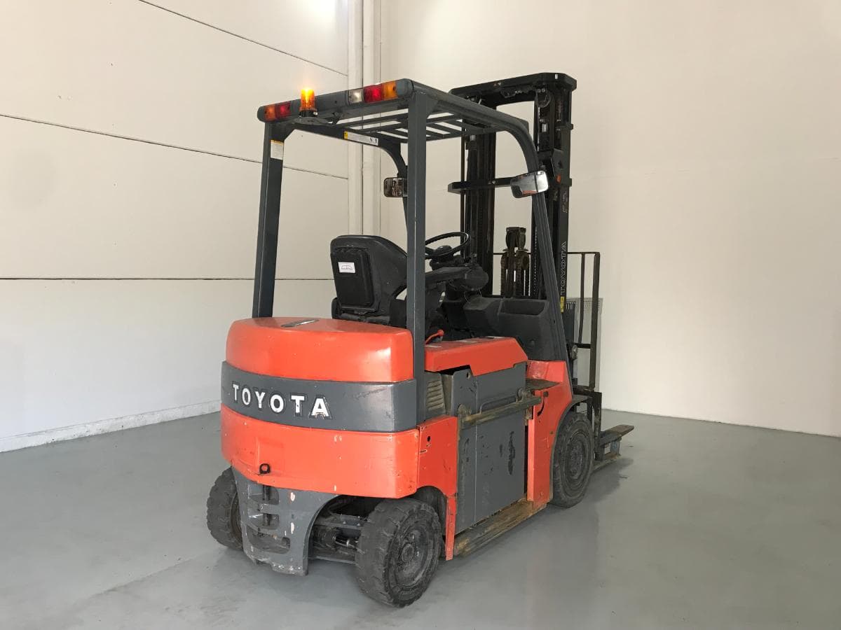 Empilhador Toyota 25 · Elétrico — imagem 5