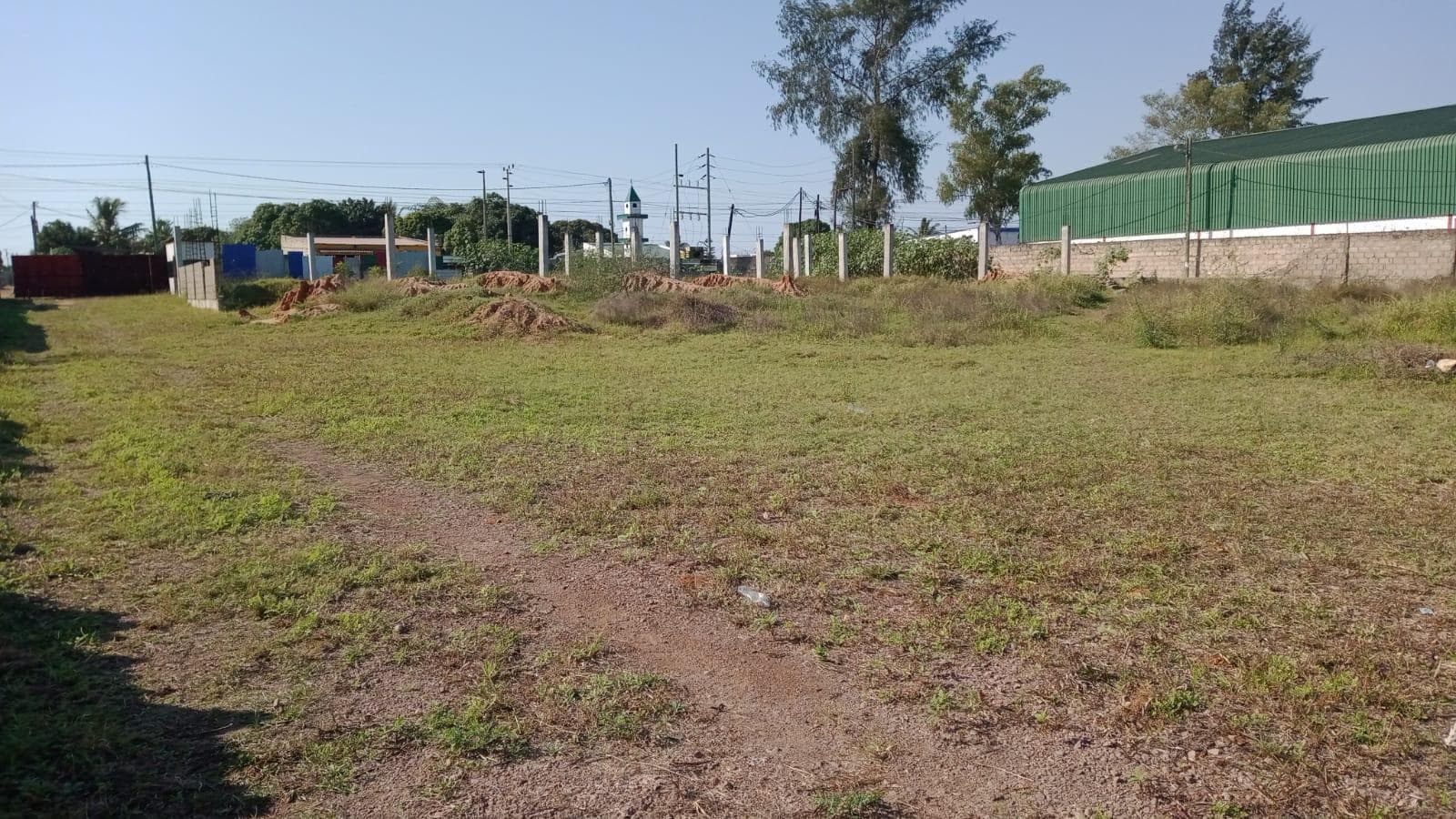 Infraestruturas em terreno com 7500m² · — imagem 7