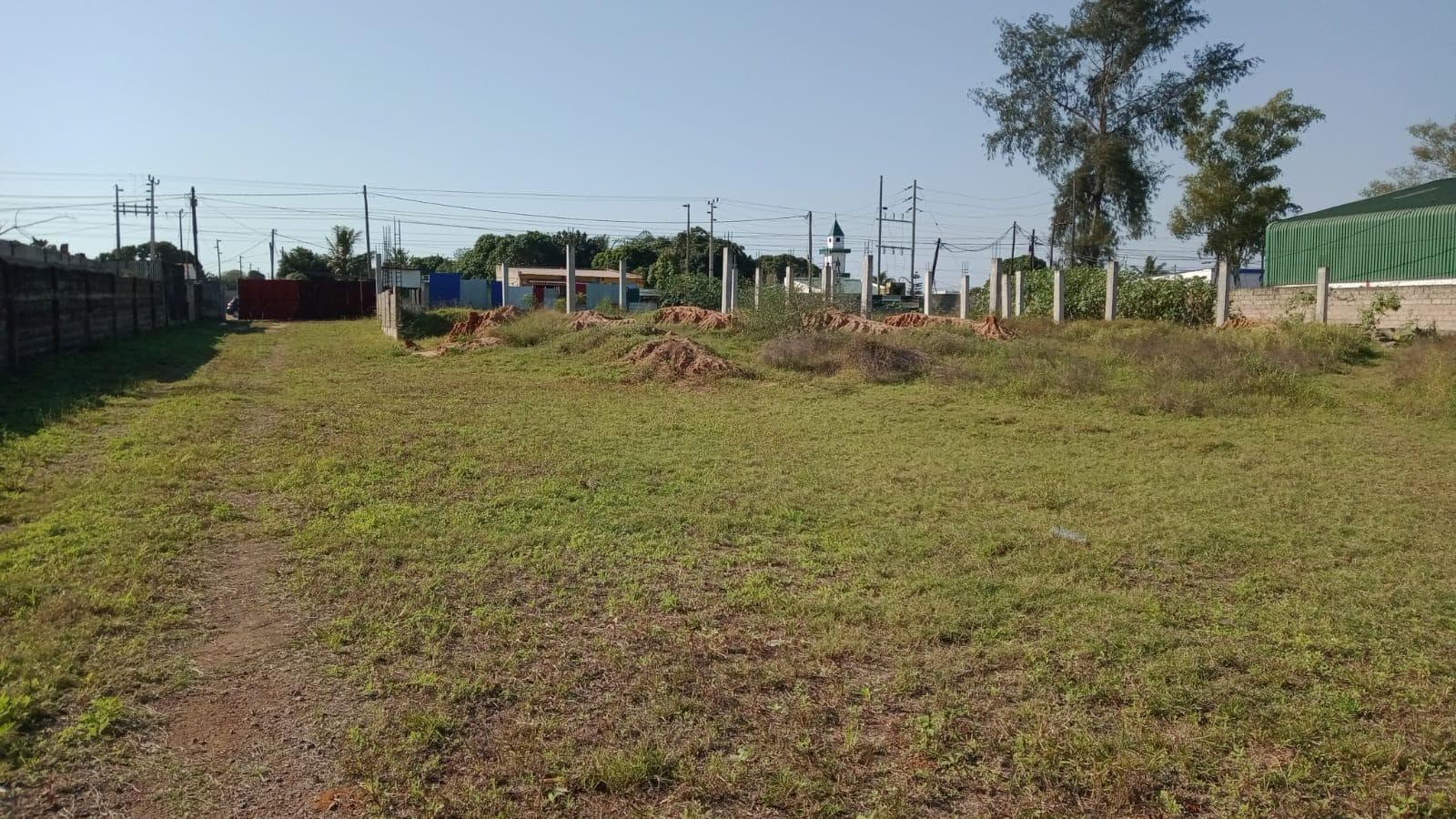 Infraestruturas em terreno com 7500m² · — imagem 8
