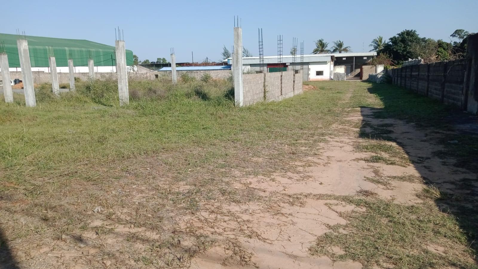 Infraestruturas em terreno com 7500m² · — imagem 11