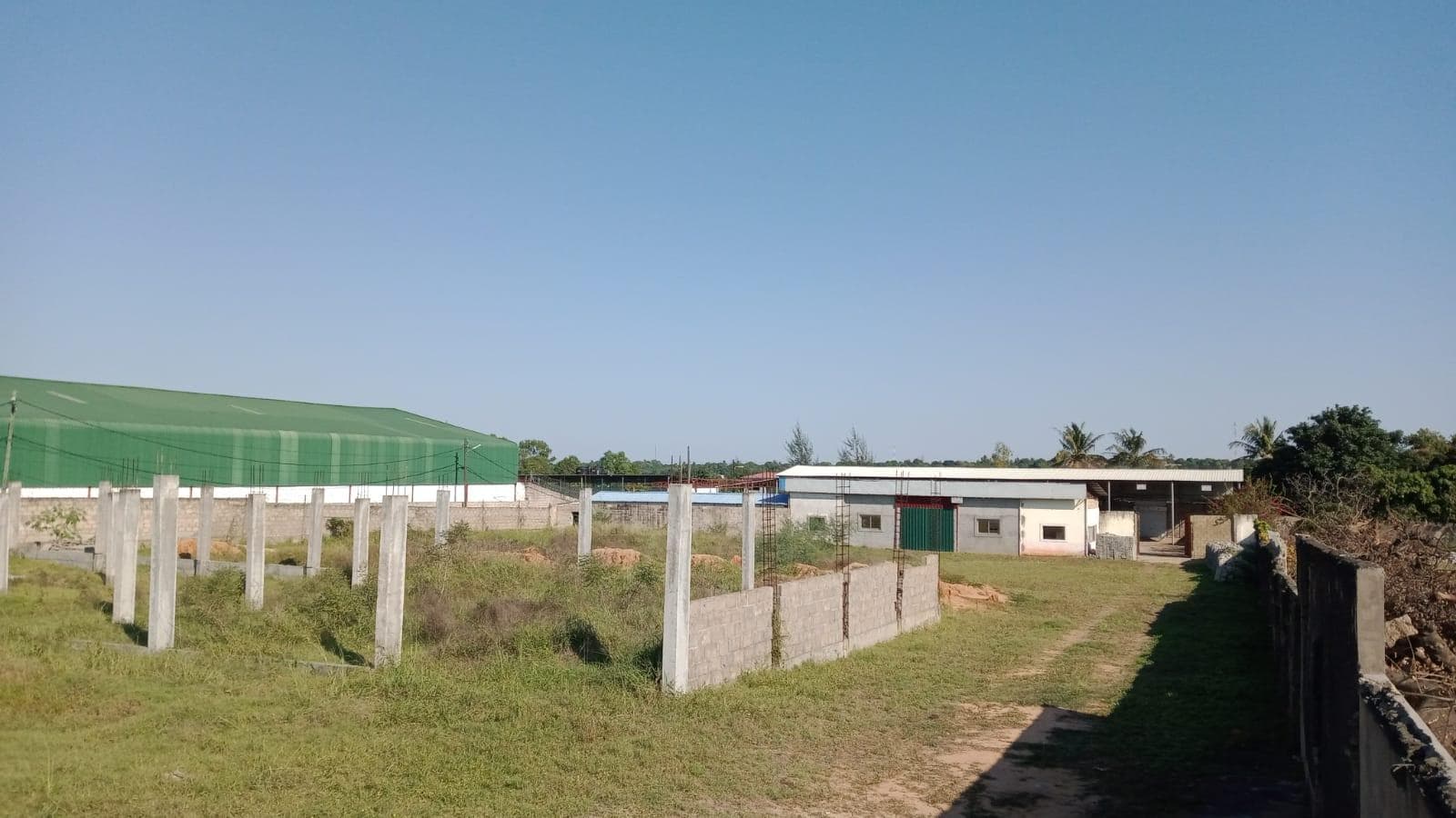 Infraestruturas em terreno com 7500m² · — imagem 1