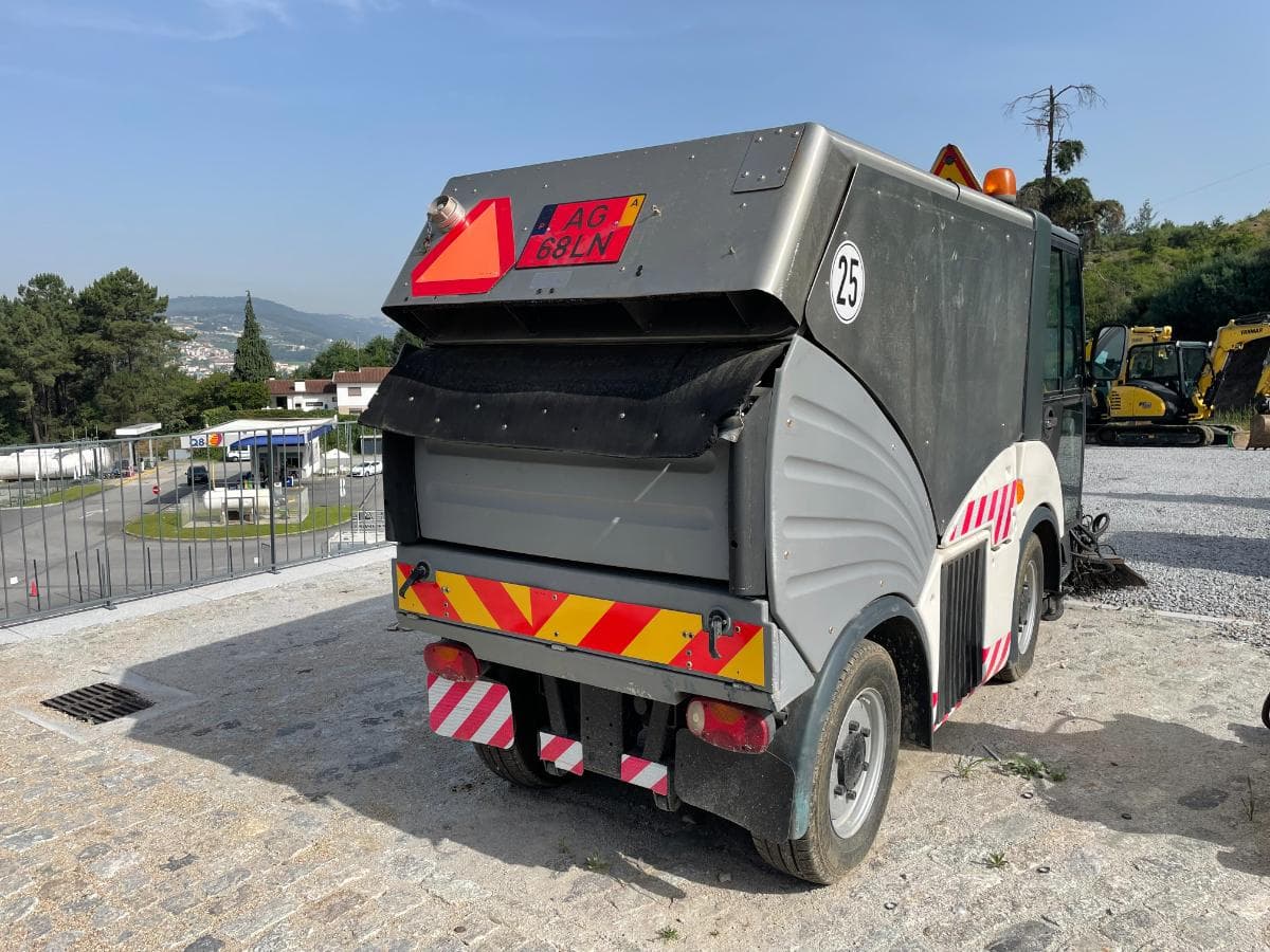 Varredora Hako Citymaster 2000 — image 3