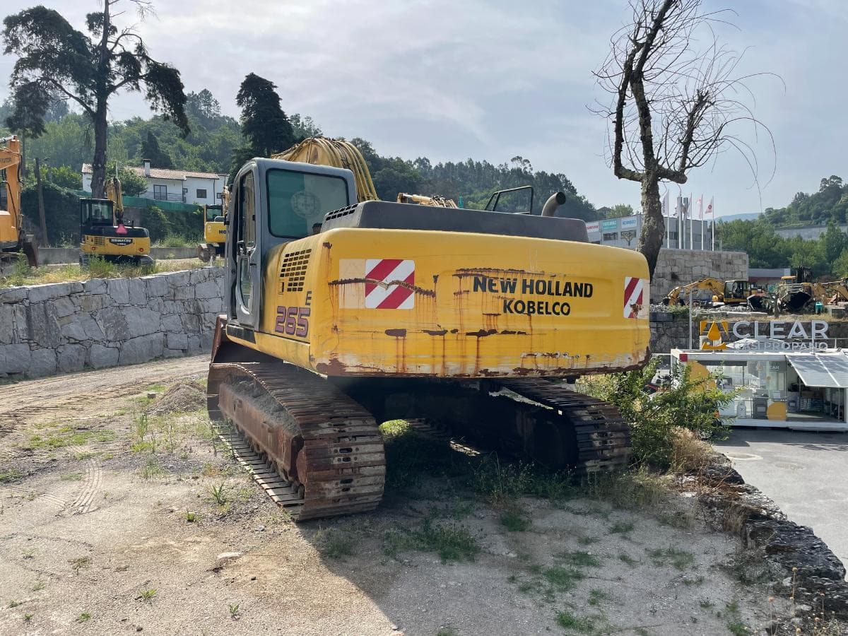Escavadora de Rastos New Holland E265 — imagem 3