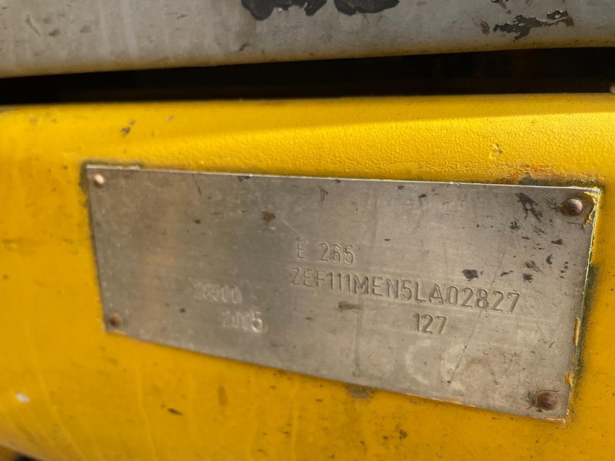 Escavadora de Rastos New Holland E265 — imagem 6