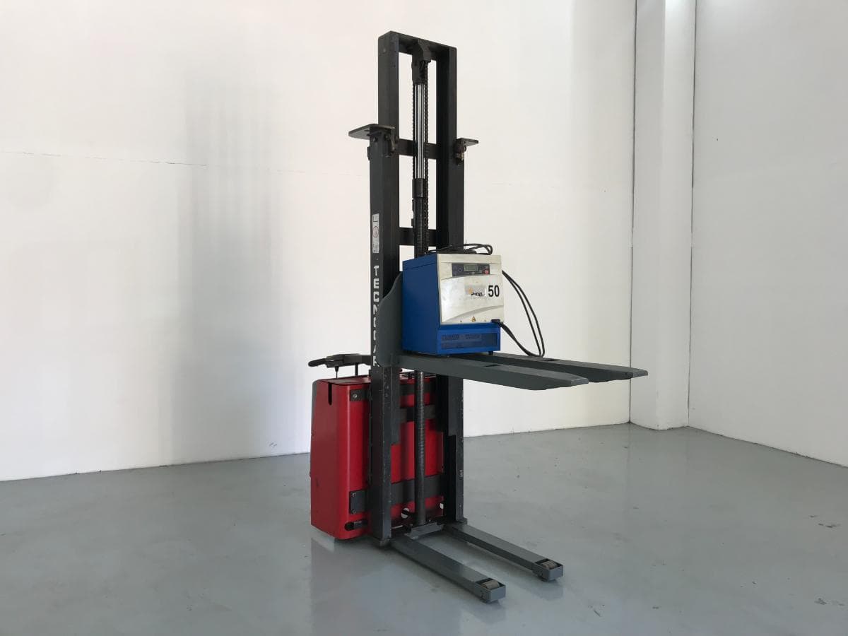 Stacker Tecnocar · Elétrico — imagem 1