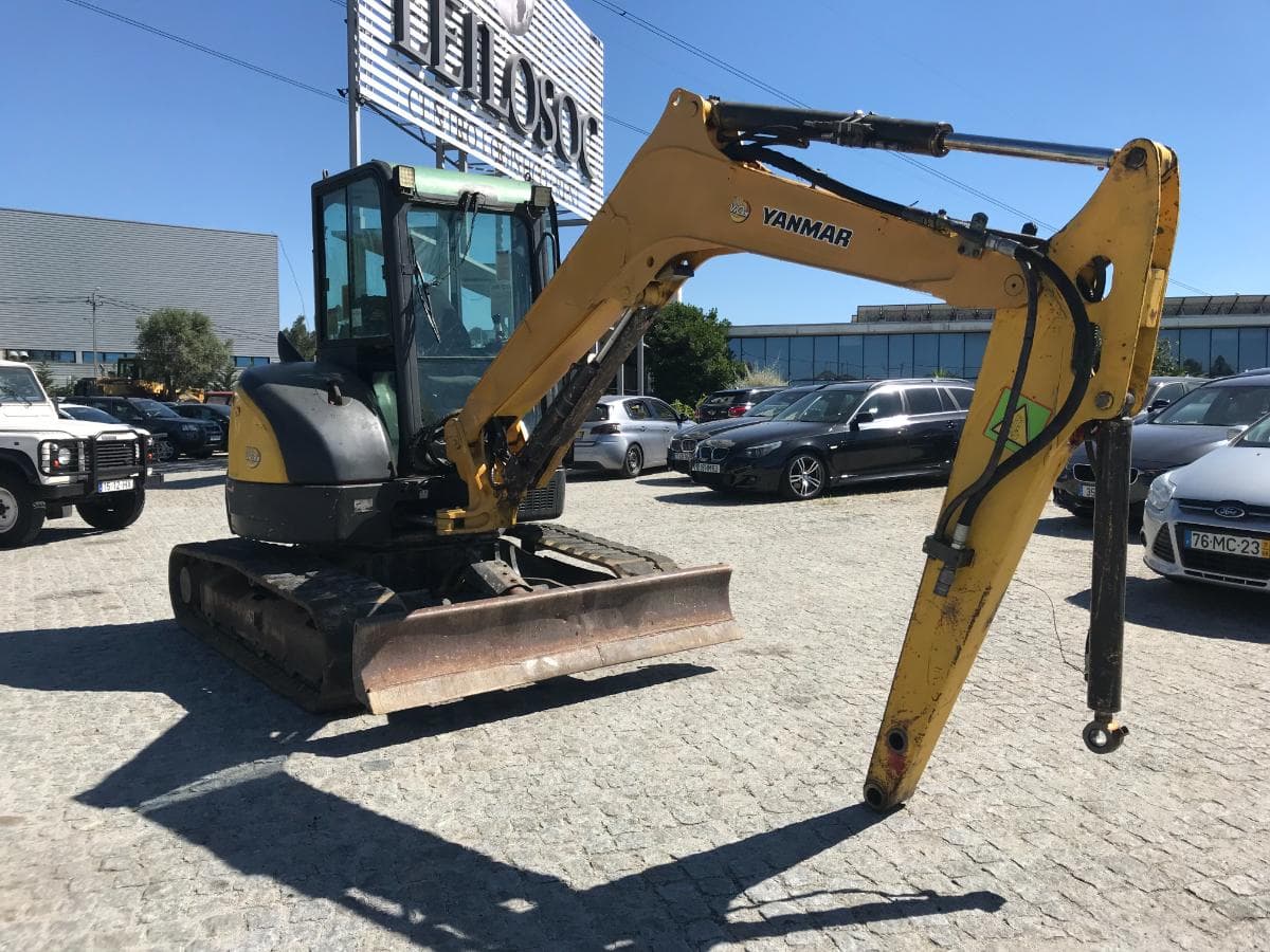 Giratória Yanmar Vio 55 · Ano 2005 — imagem 1