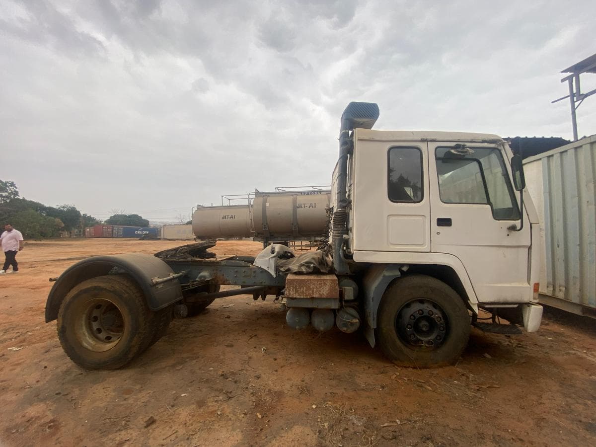 Camião VOLVO FL10 · Belas — imagem 2