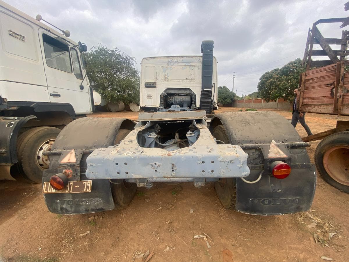 Camião VOLVO FL10 · Belas — imagem 6