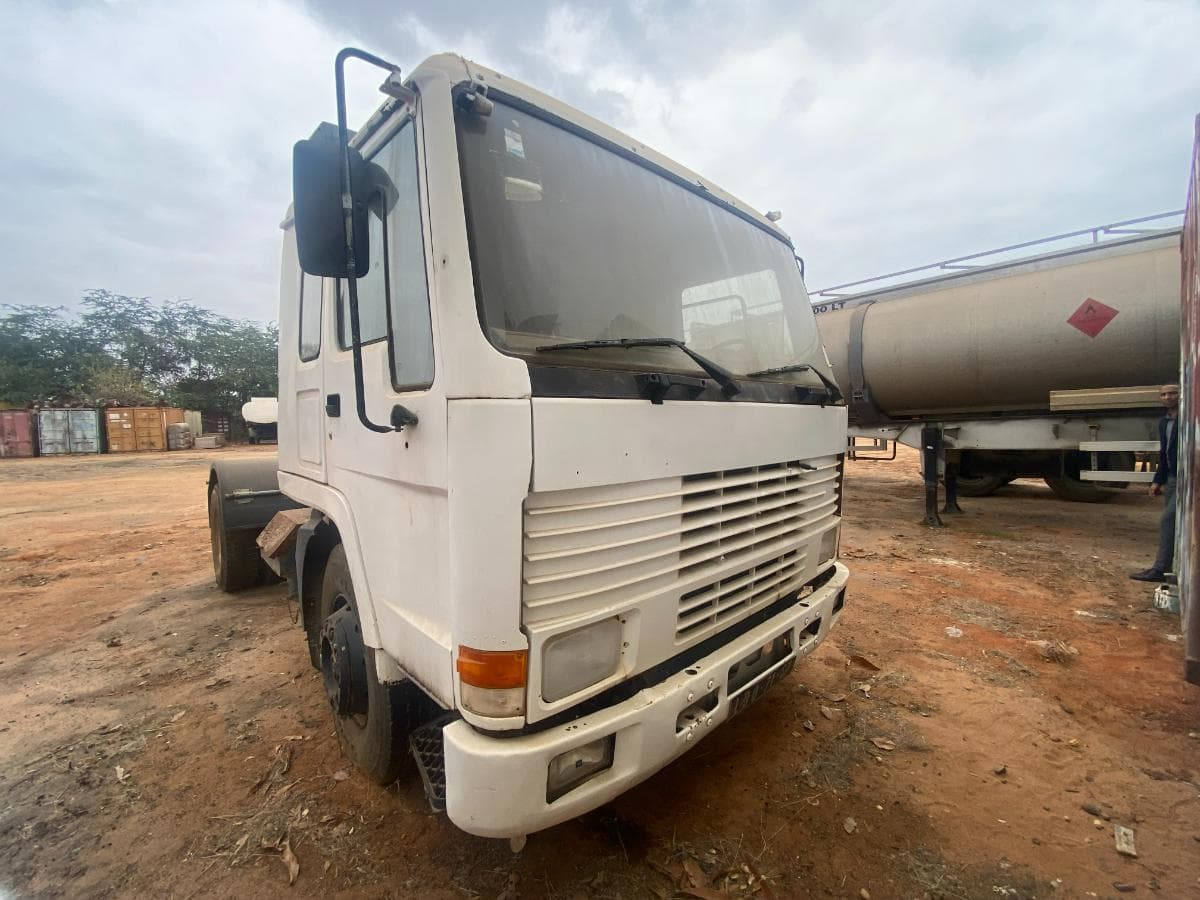 Camião VOLVO FL10 · Belas — imagem 5