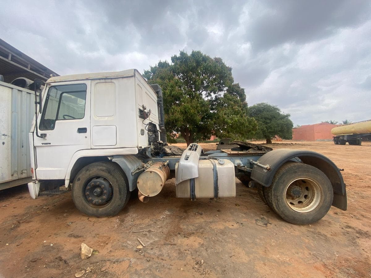 Camião VOLVO FL10 · Belas — imagem 4
