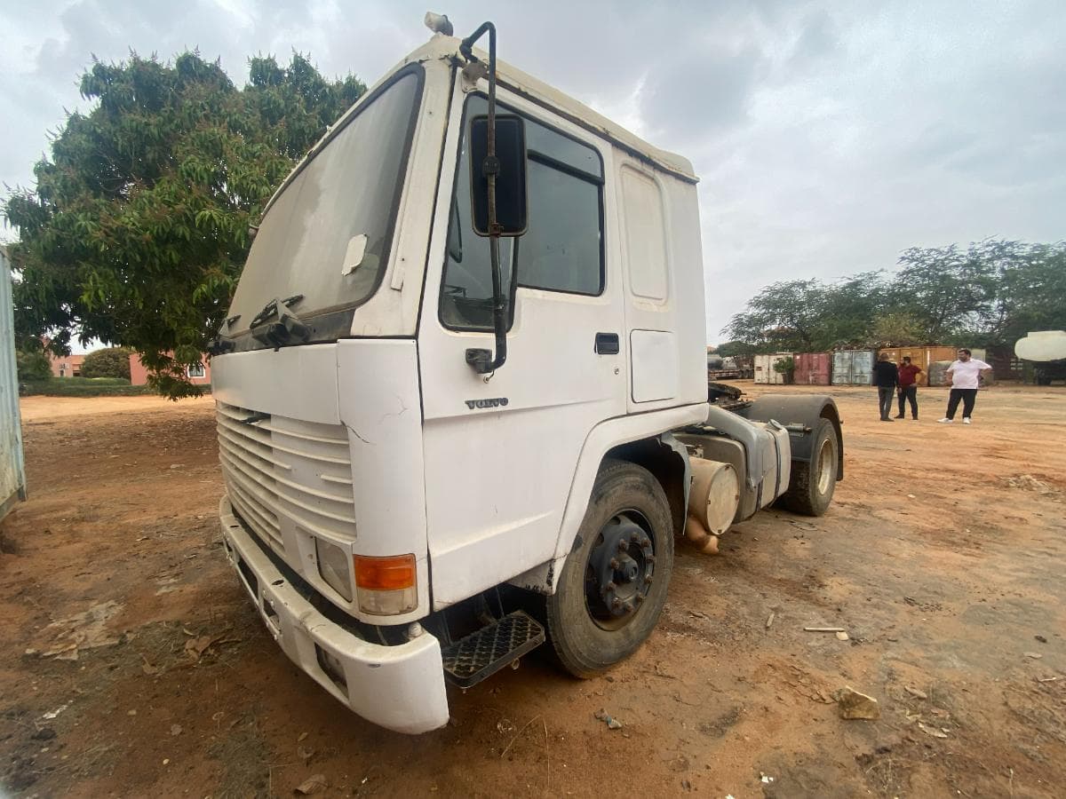 Camião VOLVO FL10 · Belas — imagem 8