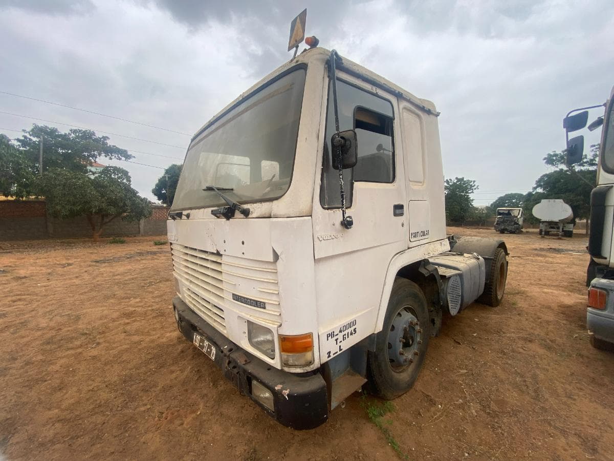 Camião VOLVO FL10 · Belas — imagem 10