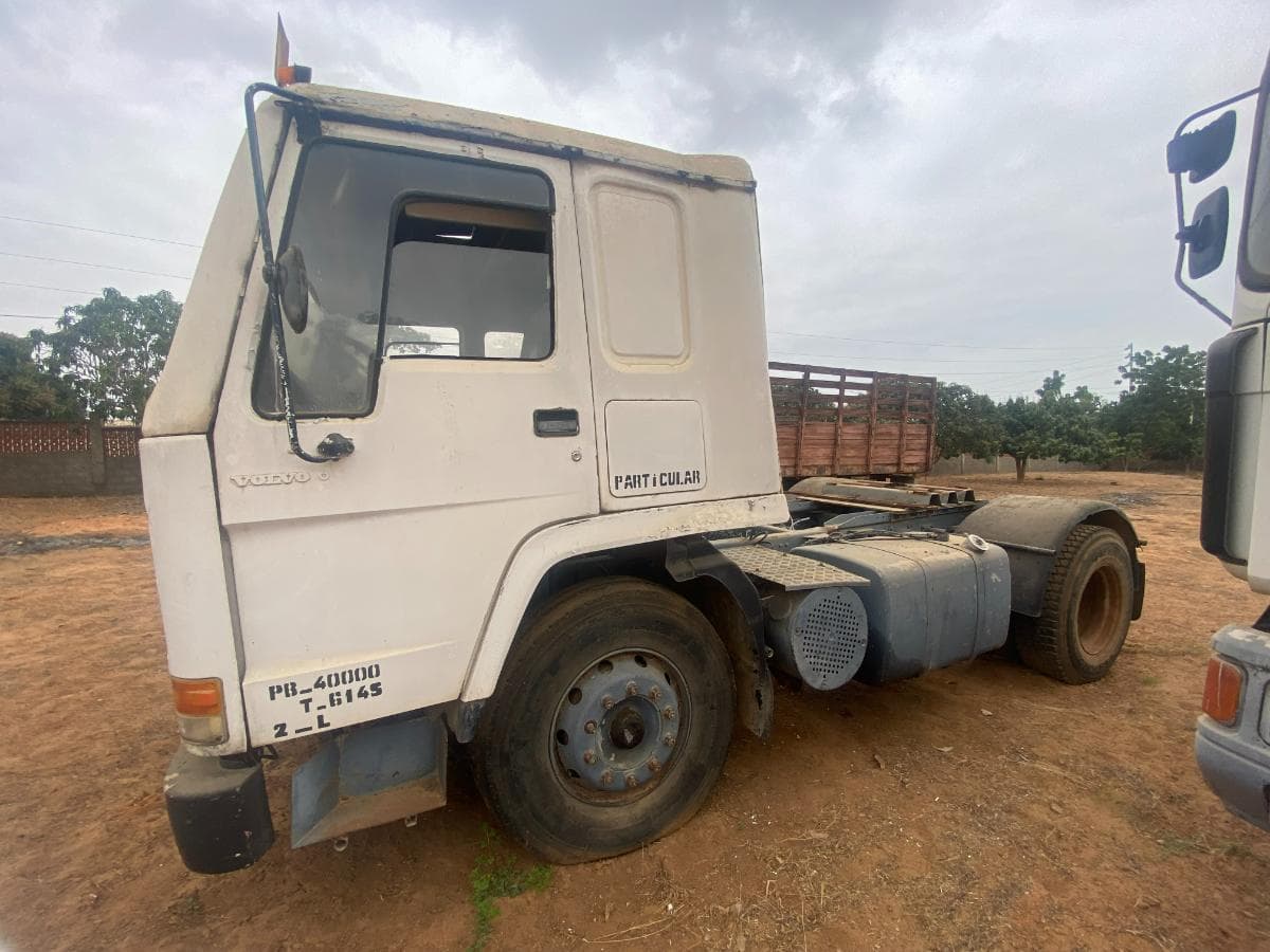 Camião VOLVO FL10 · Belas — imagem 14
