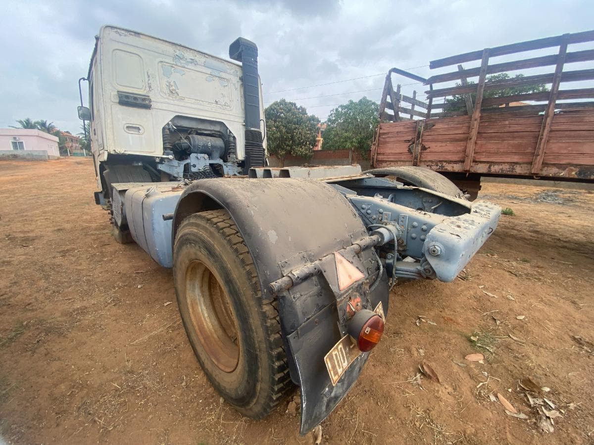 Camião VOLVO FL10 · Belas — imagem 19