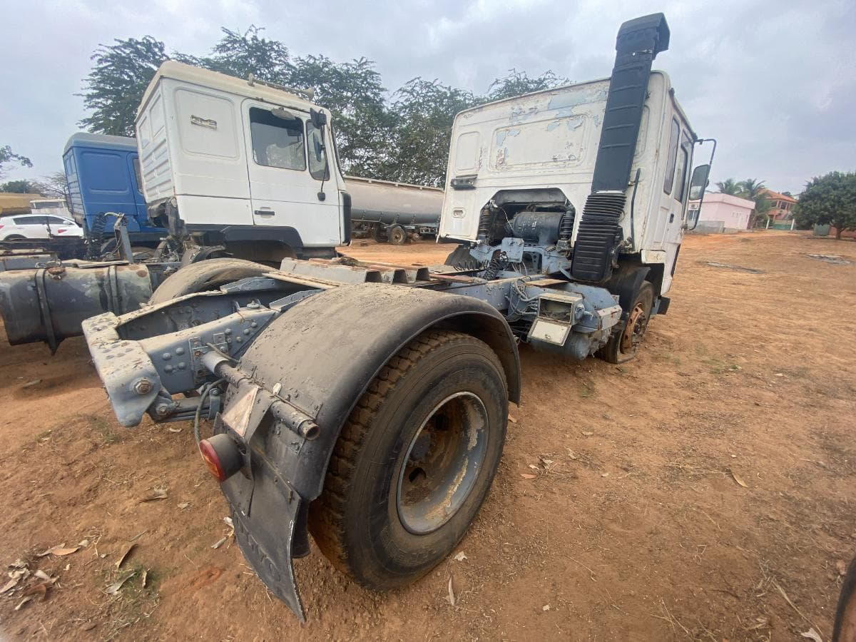 Camião VOLVO FL10 · Belas — imagem 16