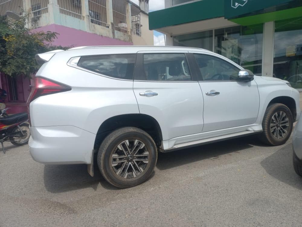 Mitsubishi Pajero Sport Exceed · — imagen 2