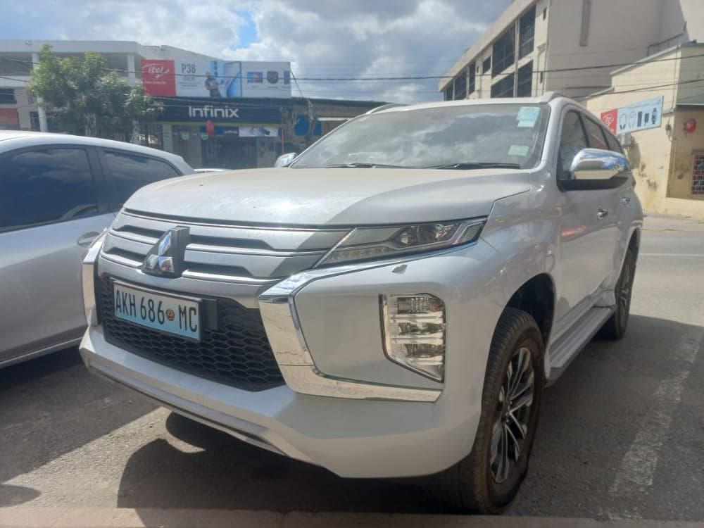 Mitsubishi Pajero Sport Exceed · — imagen 1