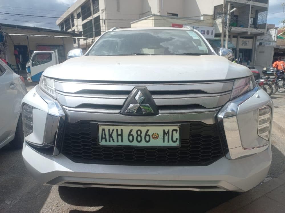 Mitsubishi Pajero Sport Exceed · — imagen 5