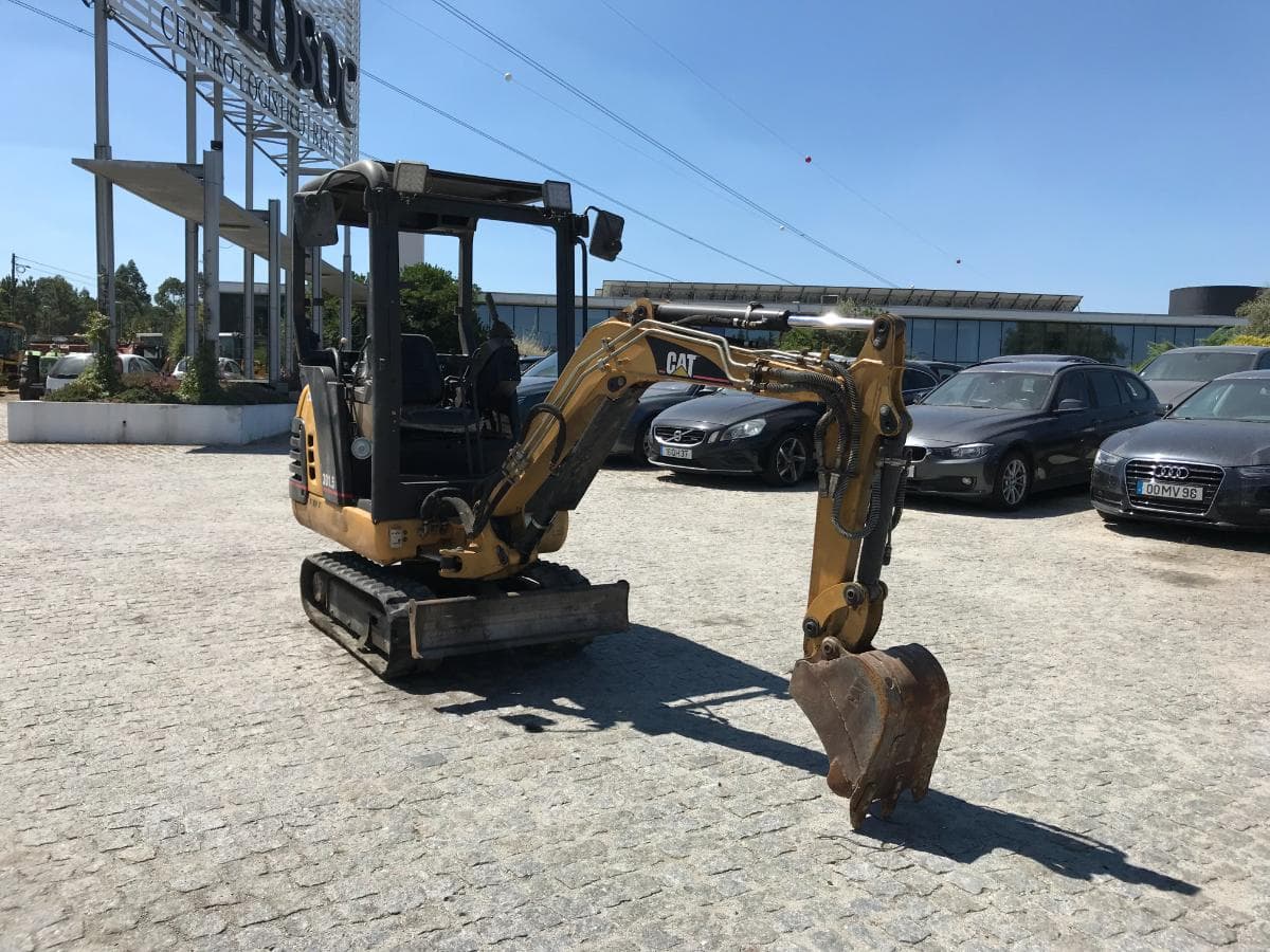 Mini Giratória CAT 301.5 — imagen 1
