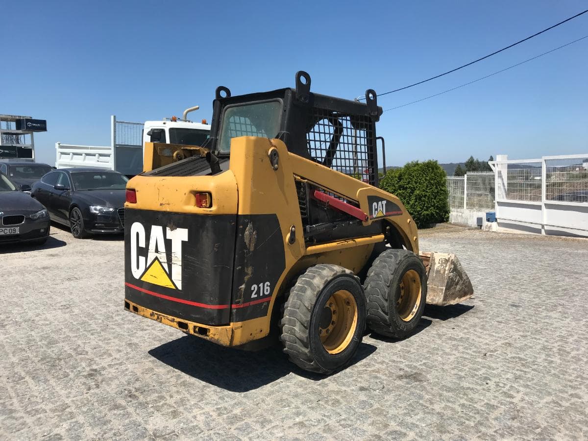 Mini Pá Carregadora CAT 216 — imagem 3