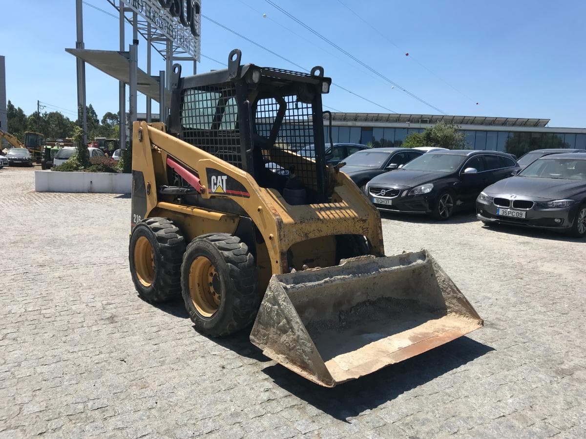 Mini Pá Carregadora CAT 216 — imagem 1
