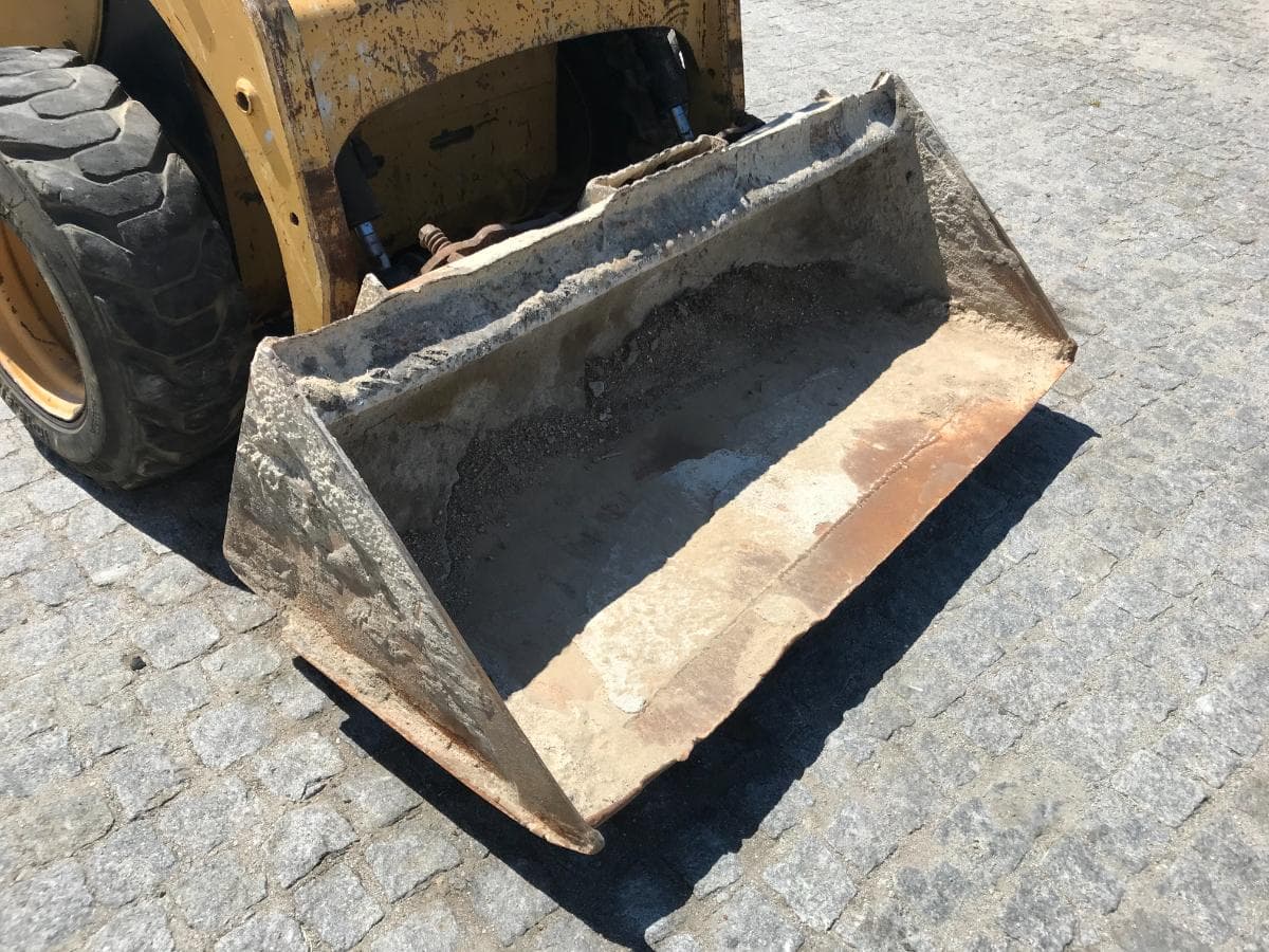 Mini Pá Carregadora CAT 216 — imagem 7