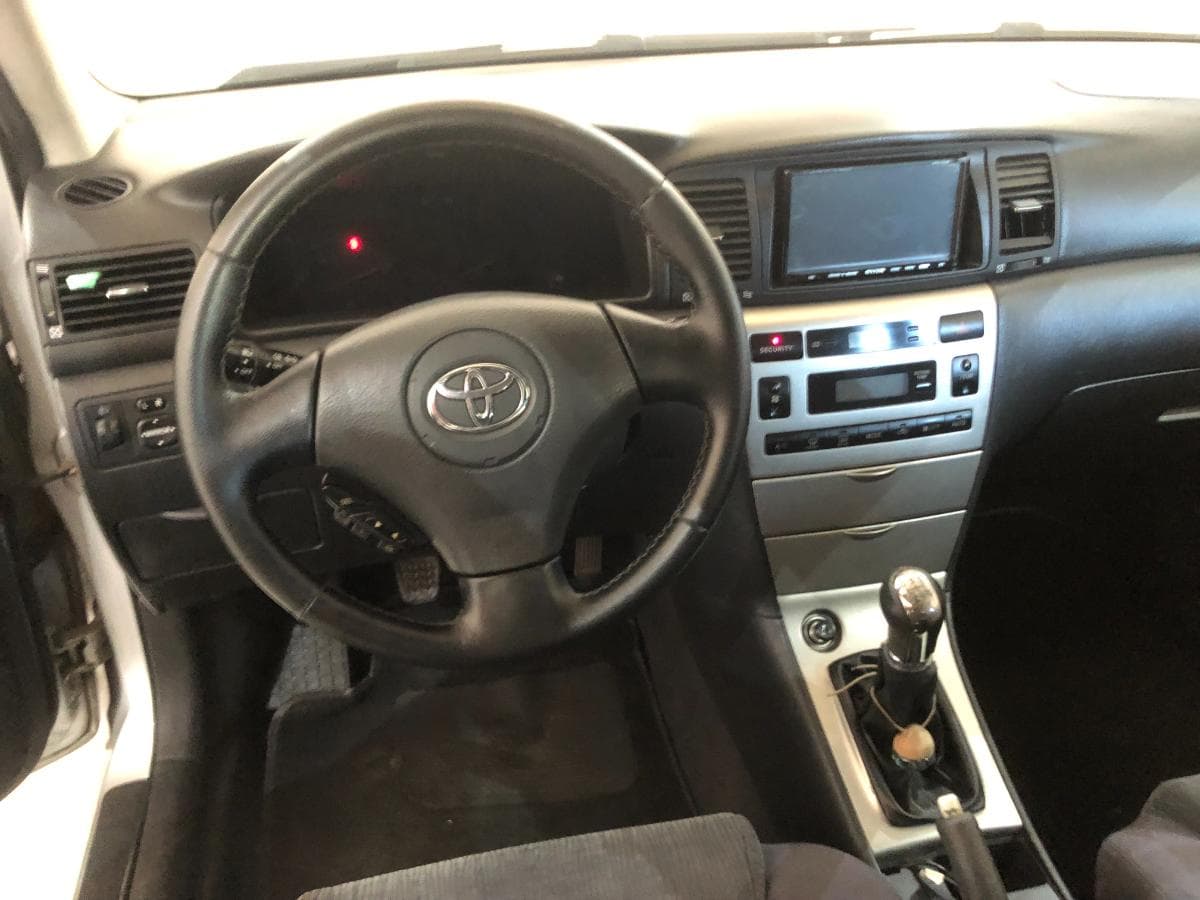 Toyota Corolla D4D · Ano 2004 — imagem 18
