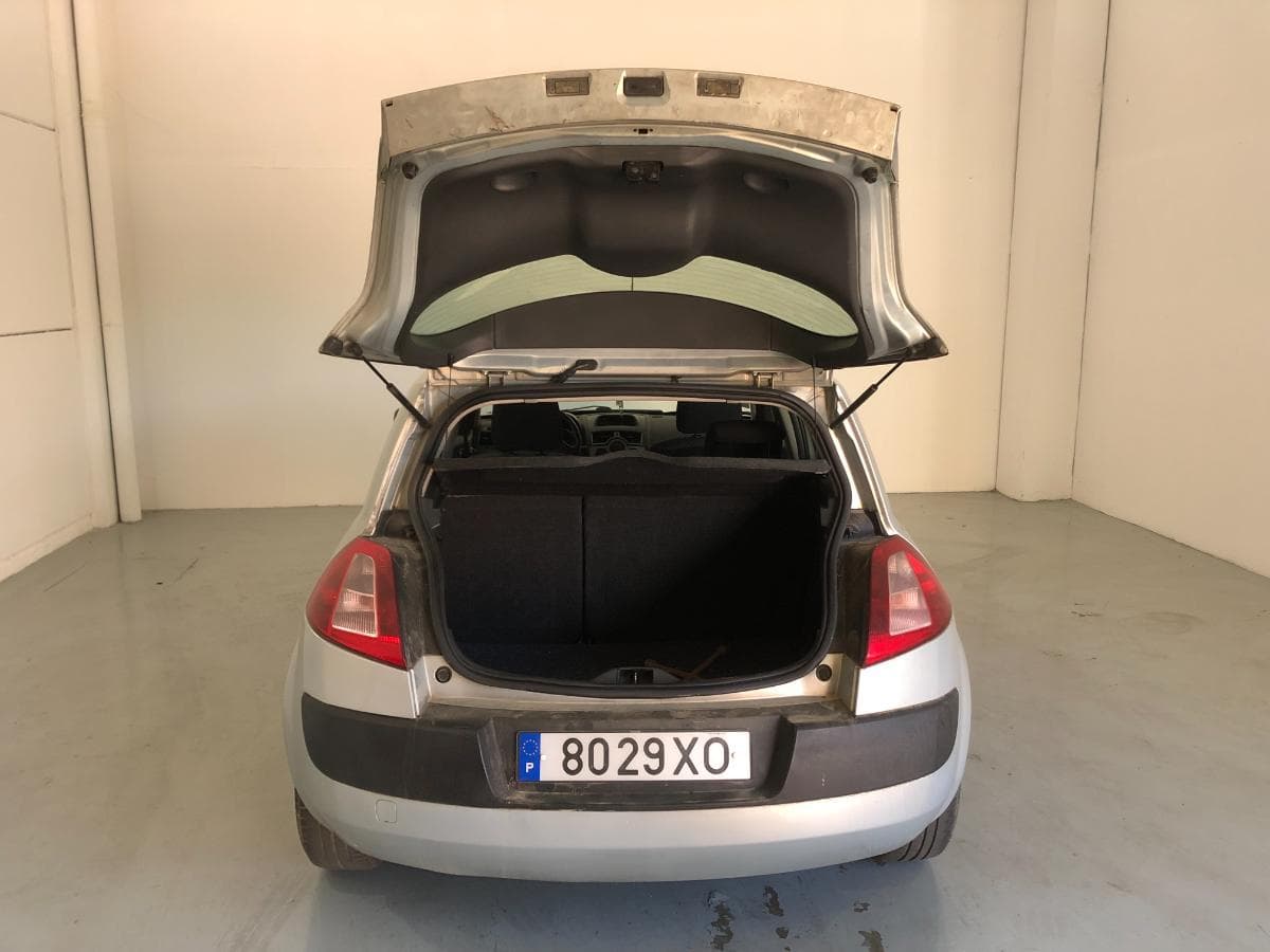 Renault Mégane 1.5DCI · Ano 2004 — imagem 5