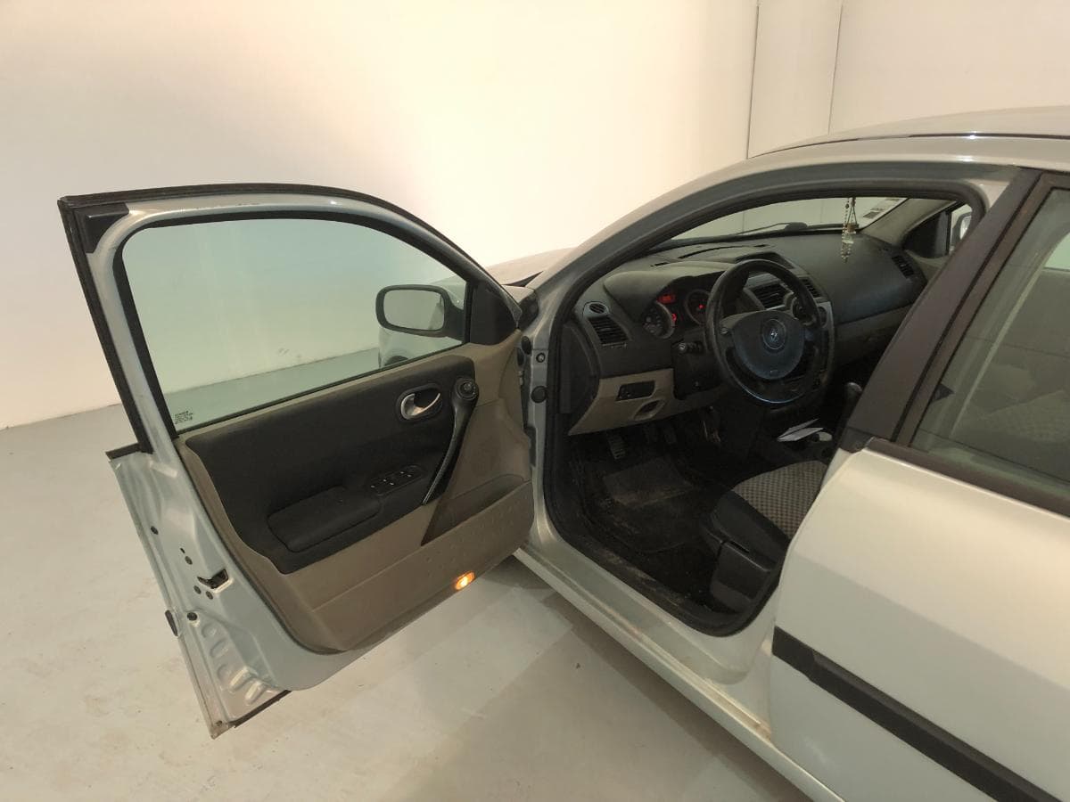 Renault Mégane 1.5DCI · Ano 2004 — imagem 14
