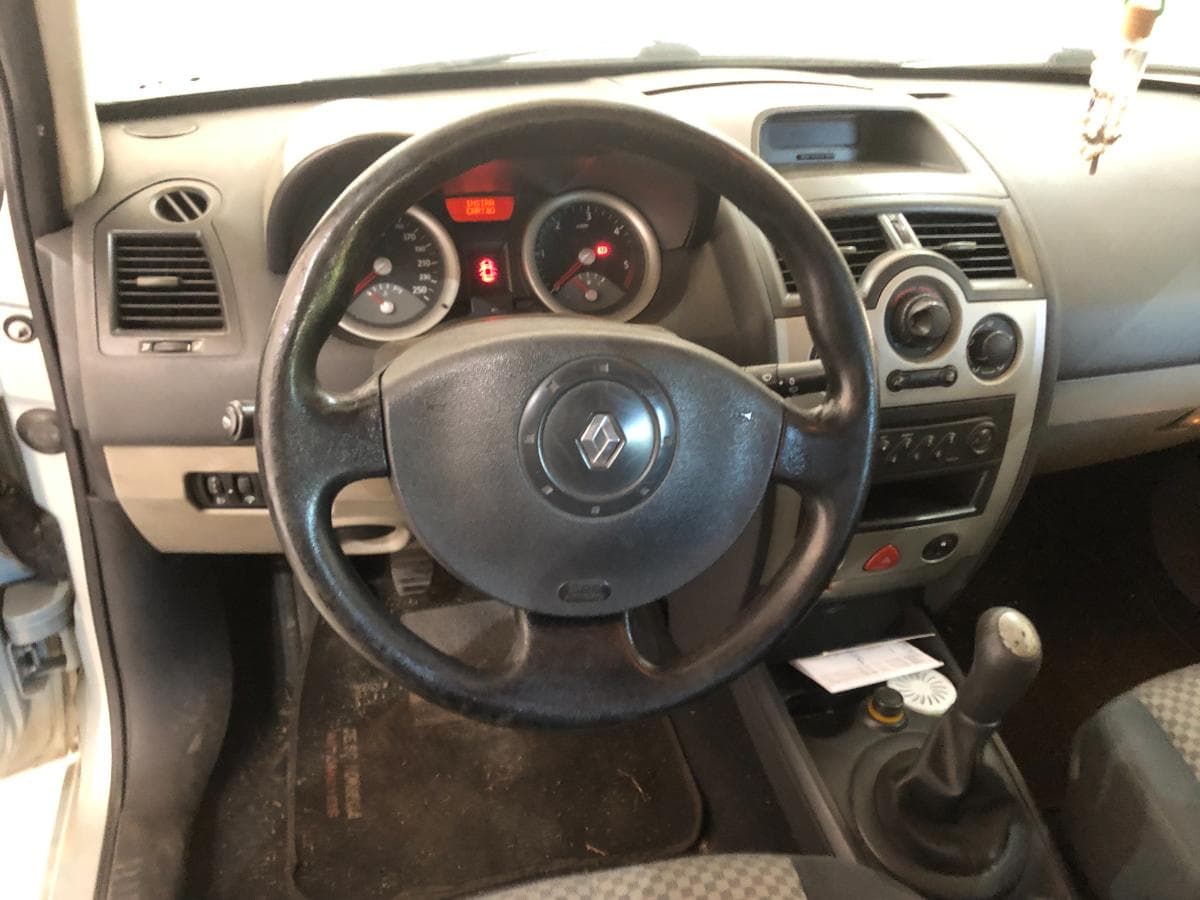Renault Mégane 1.5DCI · Ano 2004 — imagem 18