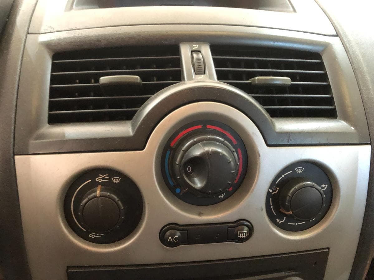 Renault Mégane 1.5DCI · Ano 2004 — imagem 28