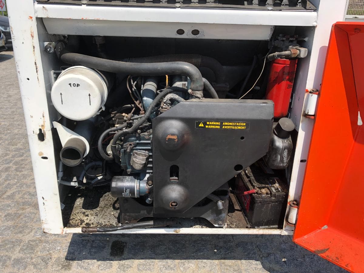 Mini Pá Carregadora Bobcat 743 — imagem 12