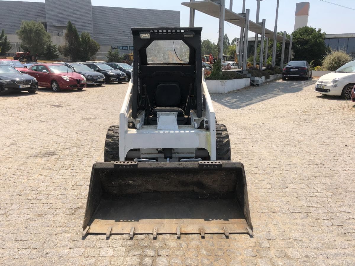 Mini Pá Carregadora Bobcat 743 — imagem 2
