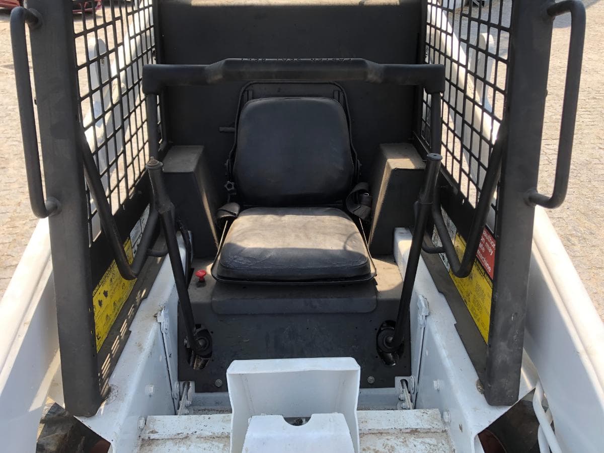 Mini Pá Carregadora Bobcat 743 — imagem 7