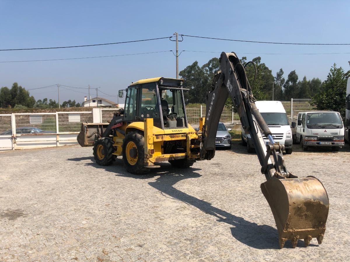Retroescavadora Volvo BL71 — imagem 6