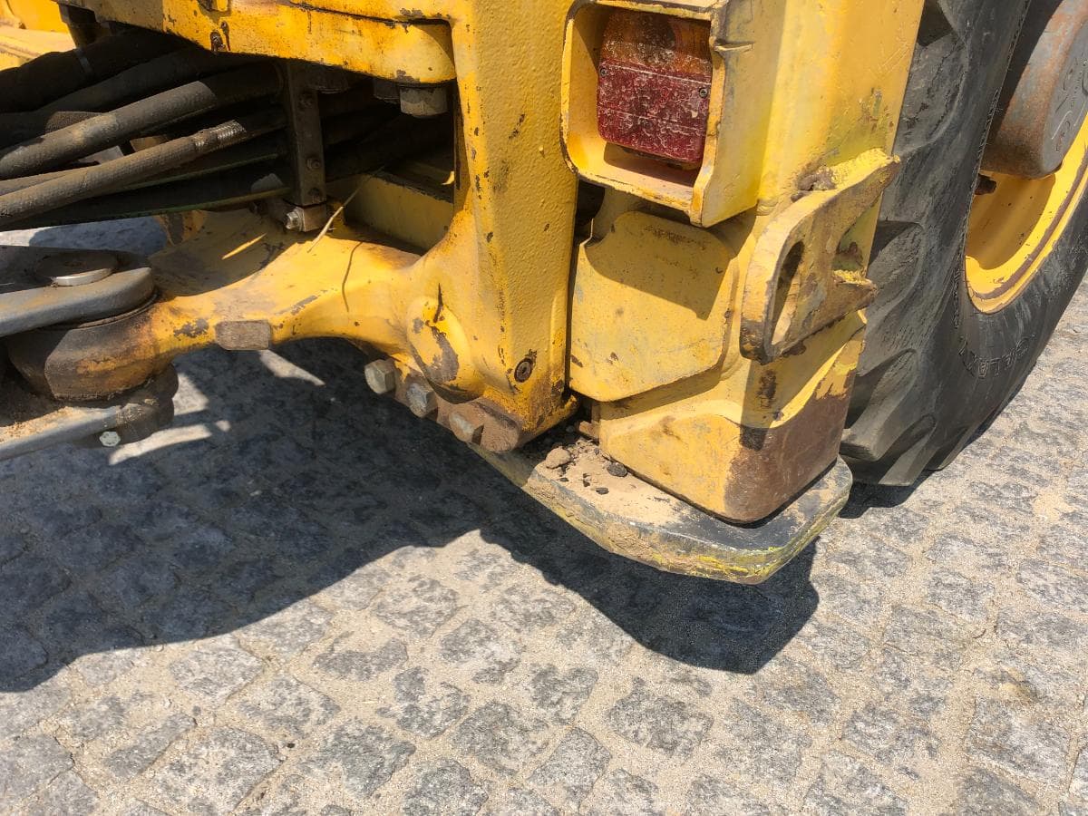 Retroescavadora Volvo BL71 — imagem 18