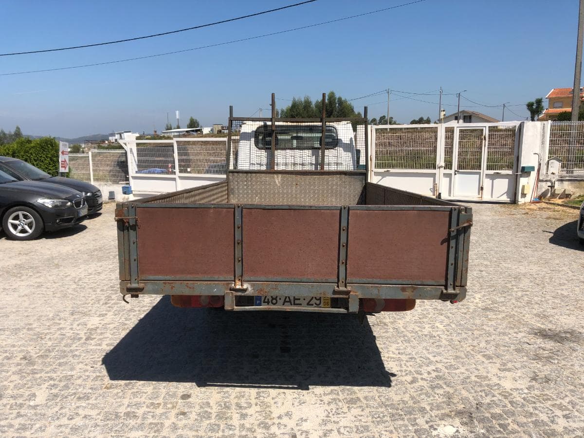 Nissan Cabstar · Cabine Dupla · Ano 2005 — imagem 5