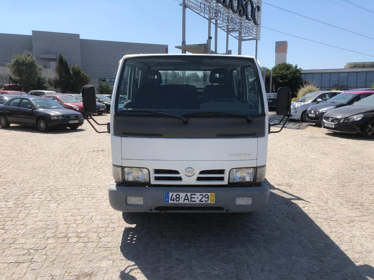 Nissan Cabstar · Cabine Dupla · Ano 2005 — imagem 2