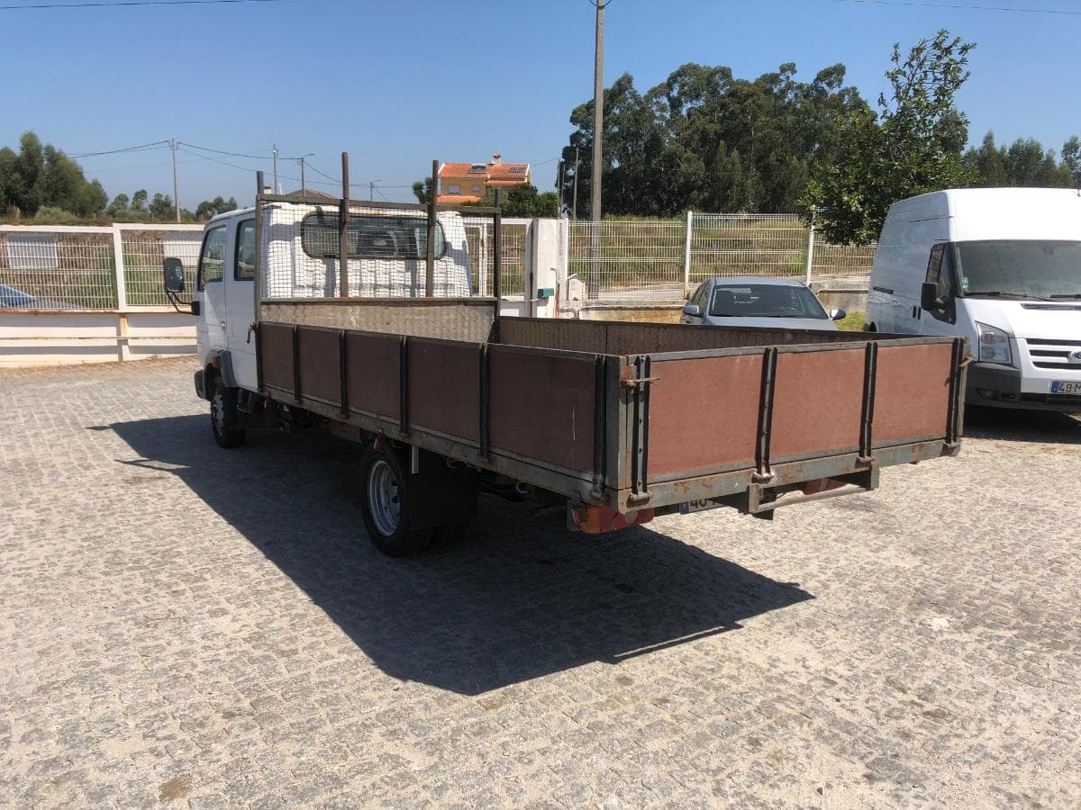 Nissan Cabstar · Cabine Dupla · Ano 2005 — imagem 4