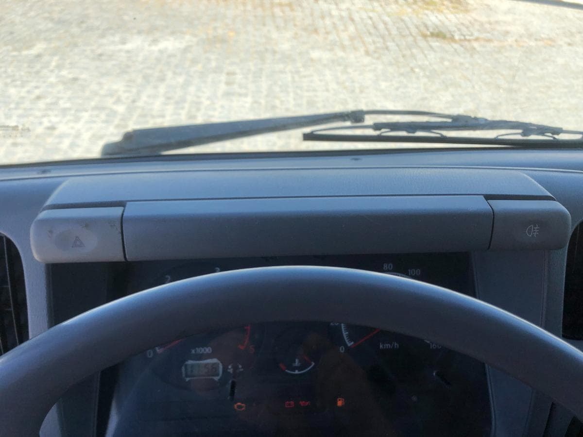 Nissan Cabstar · Cabine Dupla · Ano 2005 — imagem 14