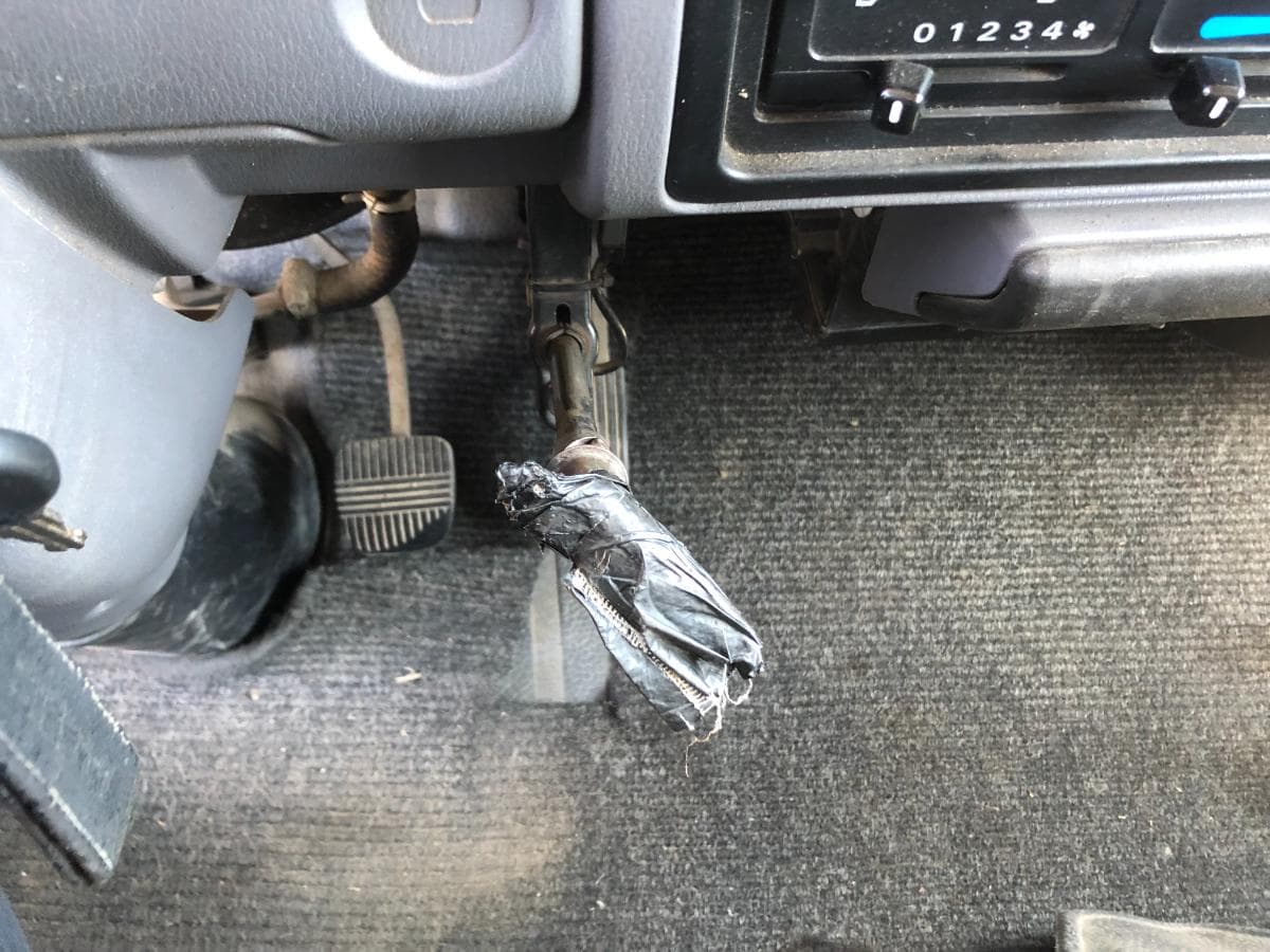 Nissan Cabstar · Cabine Dupla · Ano 2005 — imagem 26