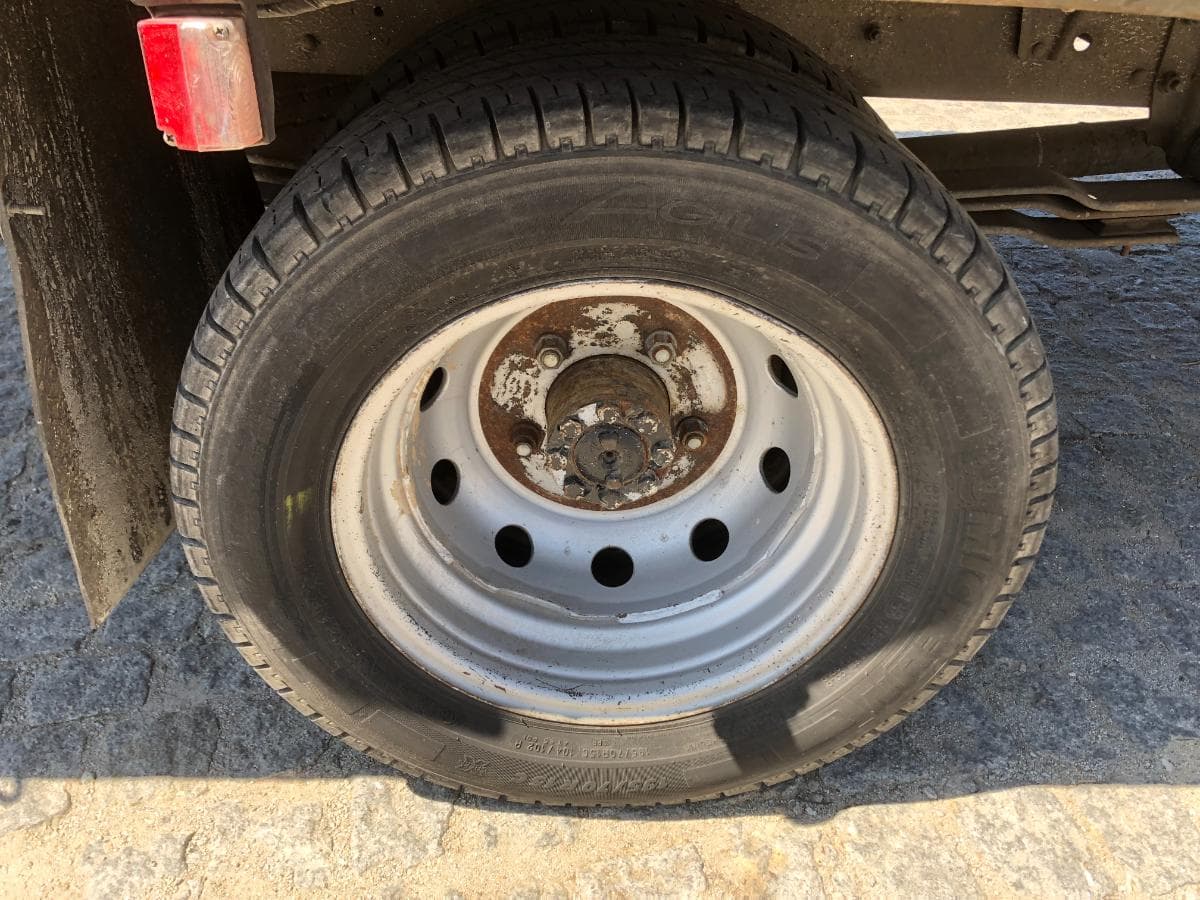 Nissan Cabstar · Cabine Dupla · Ano 2005 — imagem 31