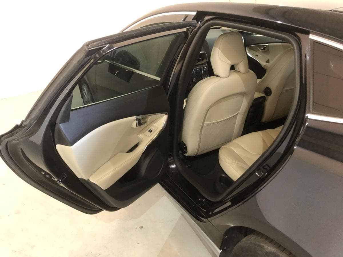 Volvo V40 · Ano 2013 — imagem 17