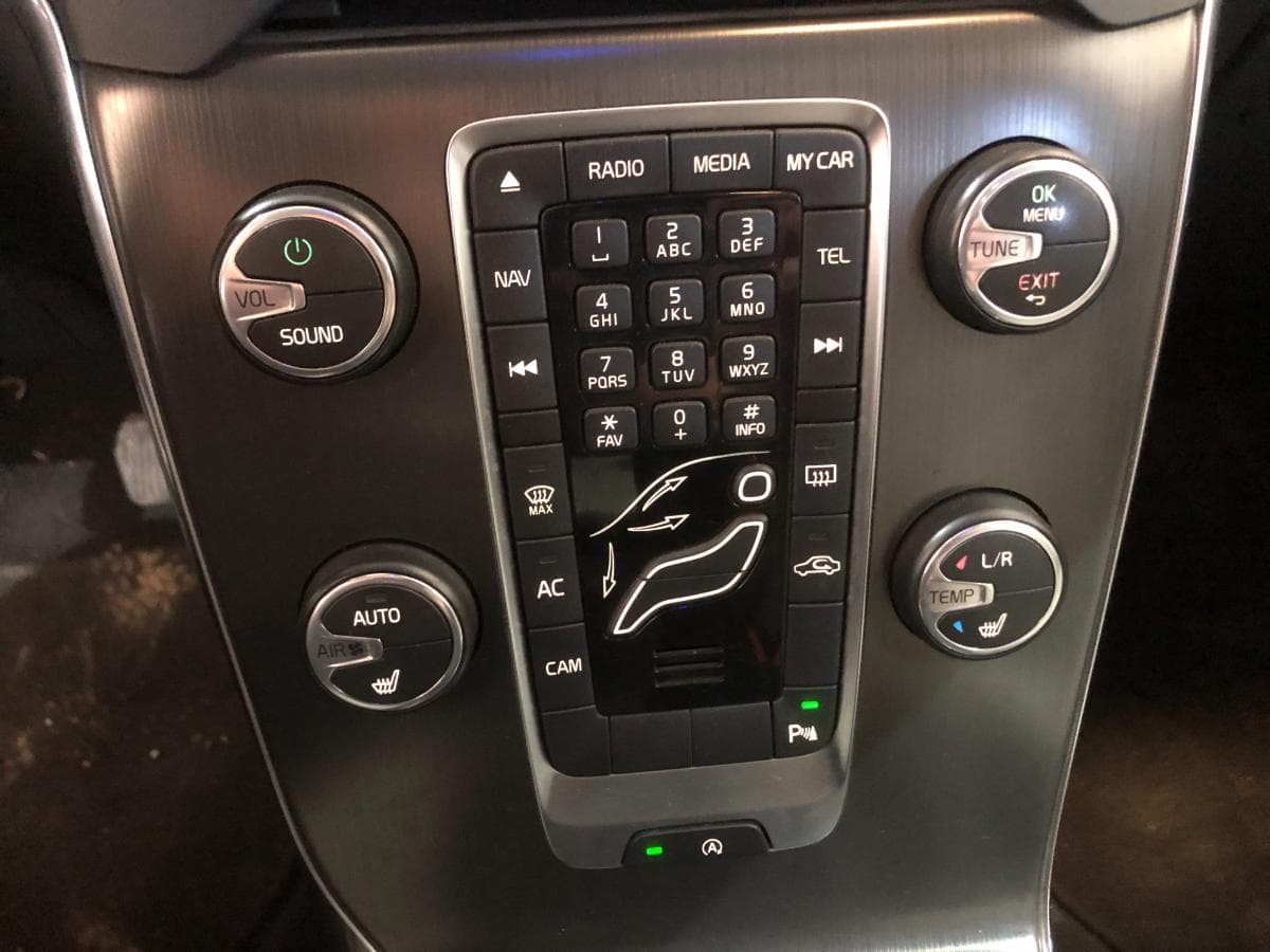 Volvo V40 · Ano 2013 — imagem 25