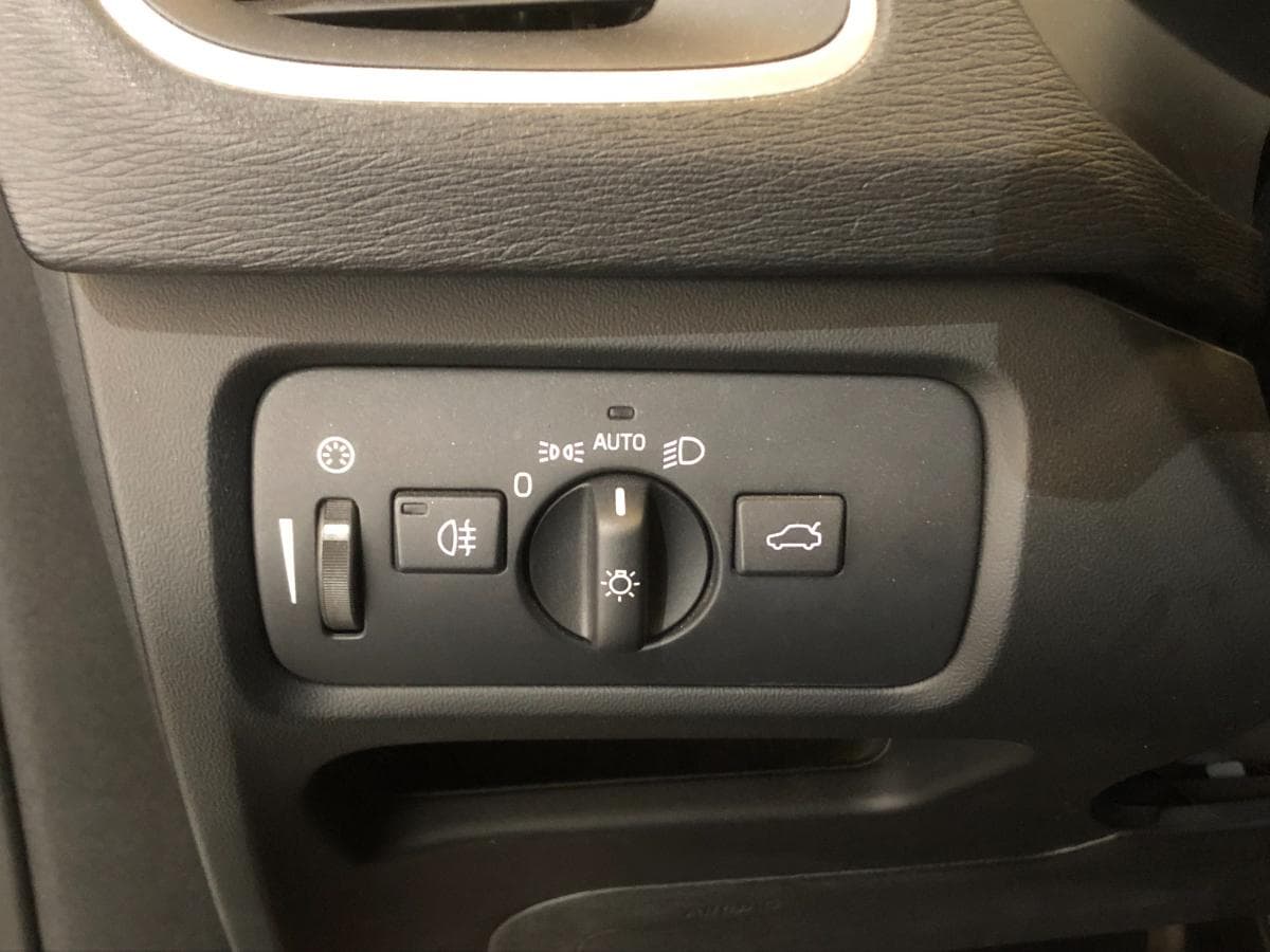 Volvo V40 · Ano 2013 — imagem 31