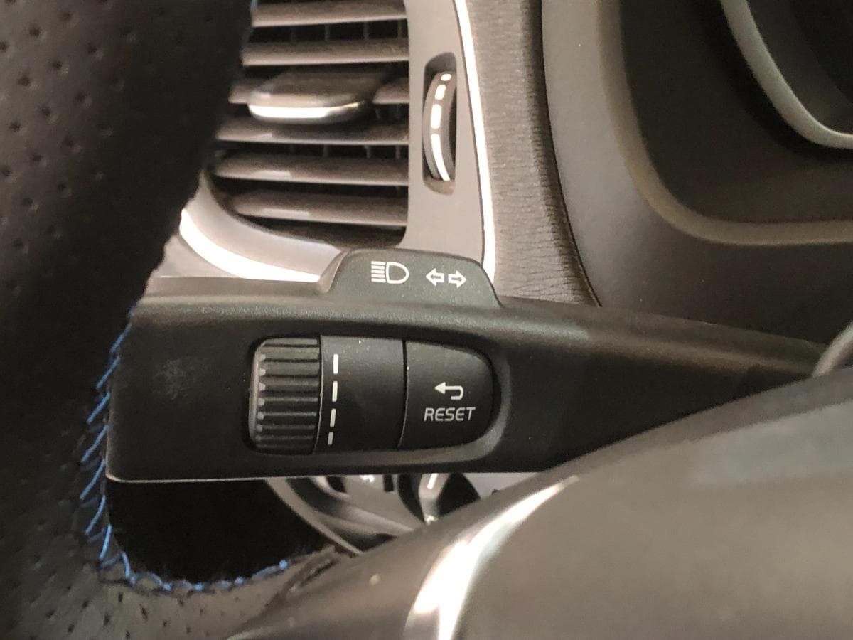 Volvo V40 · Ano 2013 — imagem 32